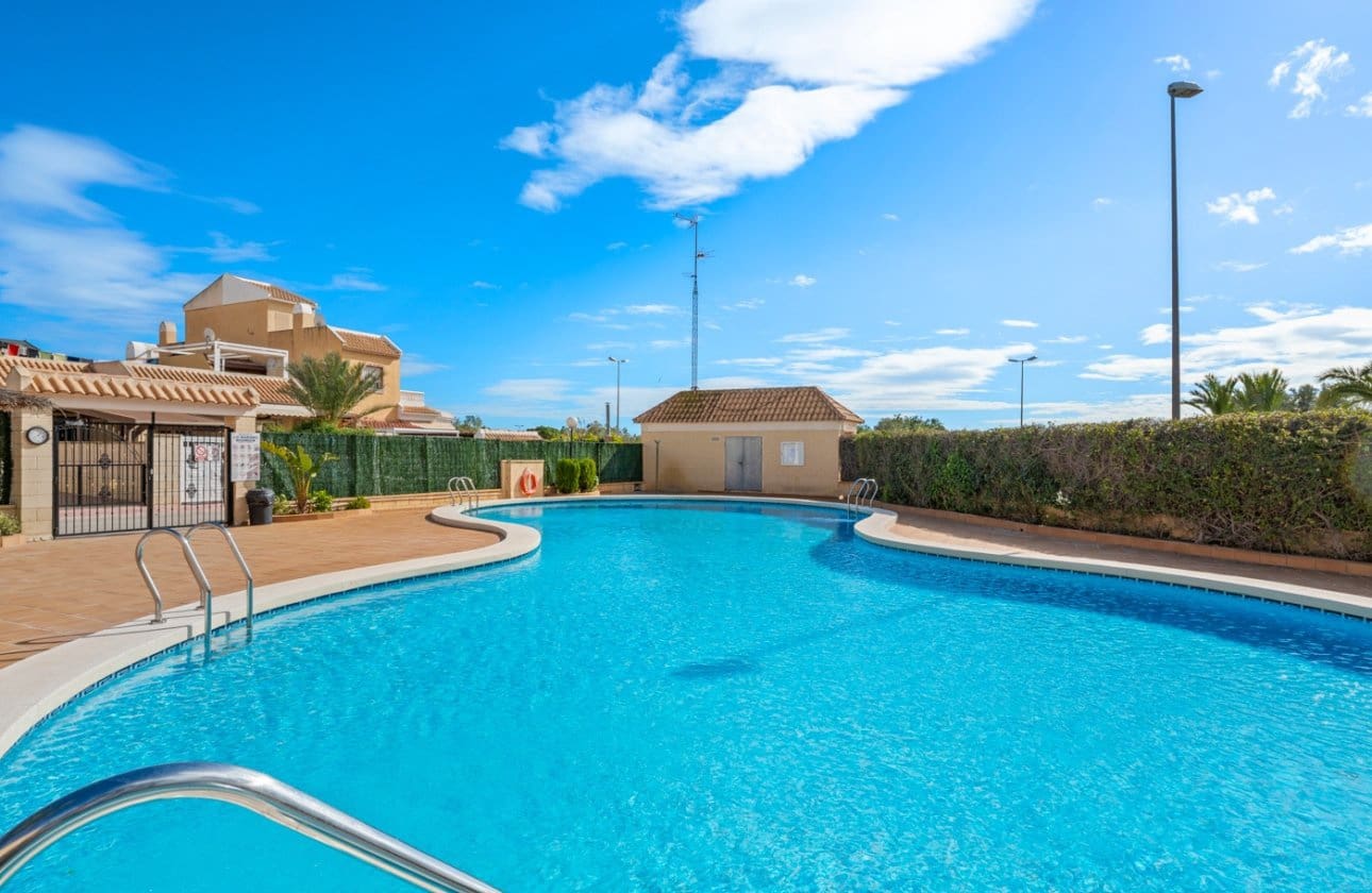 5 soveværelse Lejlighed til salg i Ciudad Quesada med swimmingpool - € 276.000 (Ref: 9583114)