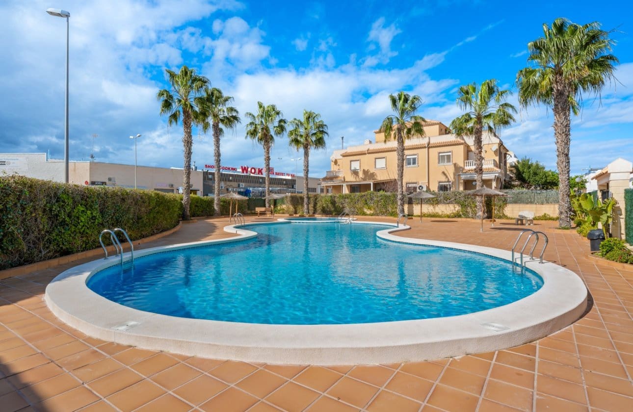 5 soveværelse Lejlighed til salg i Ciudad Quesada med swimmingpool - € 276.000 (Ref: 9583114)