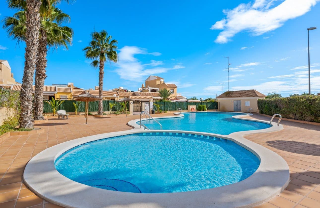 5 soveværelse Lejlighed til salg i Ciudad Quesada med swimmingpool - € 276.000 (Ref: 9583114)