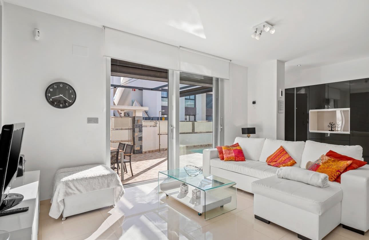 3 makuuhuone Huvila myytävänä paikassa Ciudad Quesada mukana uima-altaan - 425 000 € (Ref: 9583115)