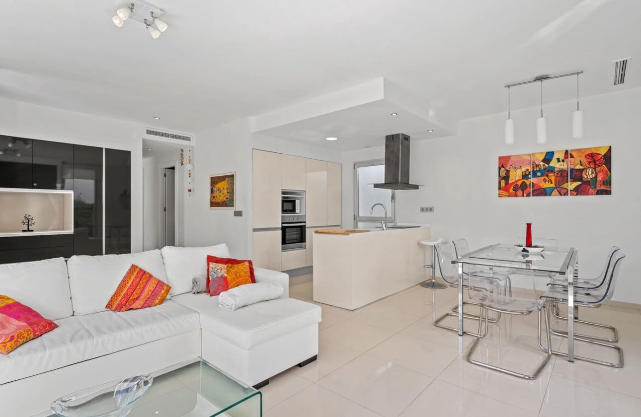 3 makuuhuone Huvila myytävänä paikassa Ciudad Quesada mukana uima-altaan - 425 000 € (Ref: 9583115)