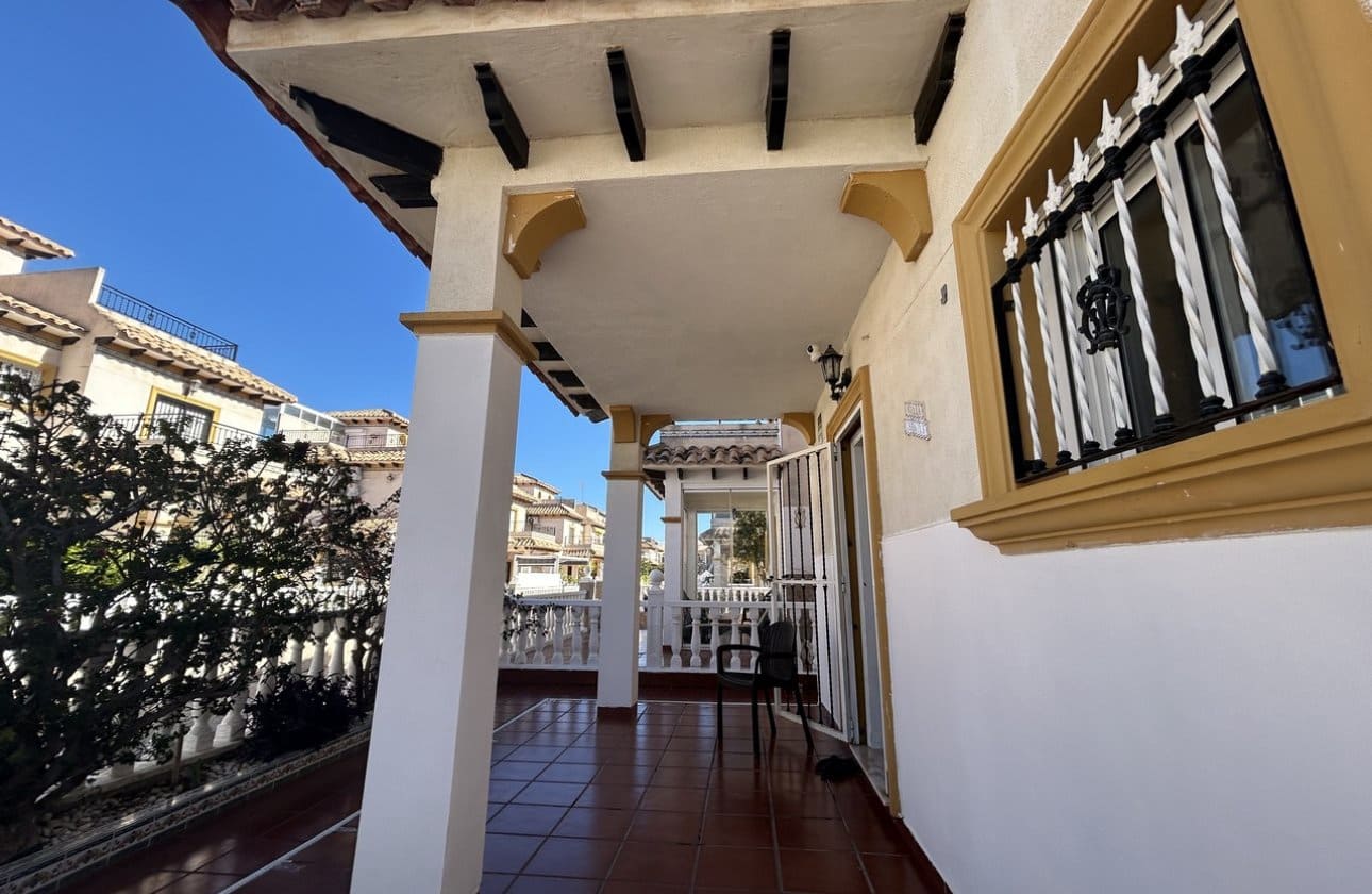 2 slaapkamer Huis te koop in Cabo Roig met zwembad - € 240.000 (Ref: 9583116)