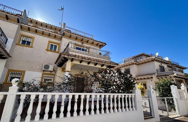 2 slaapkamer Huis te koop in Cabo Roig, Orihuela met zwembad - € 240.000 (Ref: 9583116)
