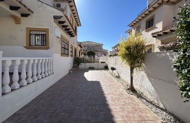 2 slaapkamer Huis te koop in Cabo Roig, Orihuela met zwembad - € 240.000 (Ref: 9583116)