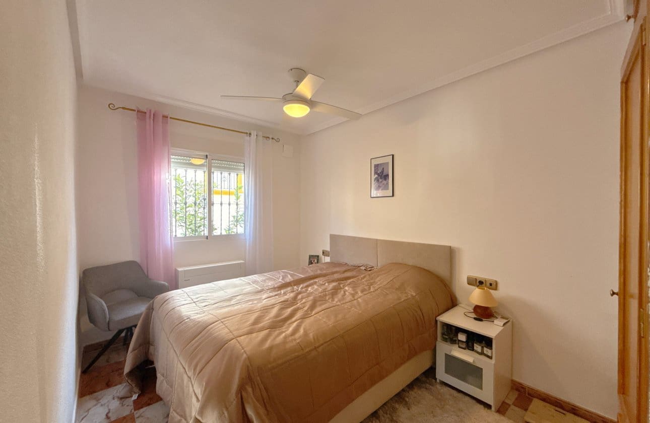 2 slaapkamer Bungalow te koop in Cabo Roig met zwembad - € 184.950 (Ref: 9591927)