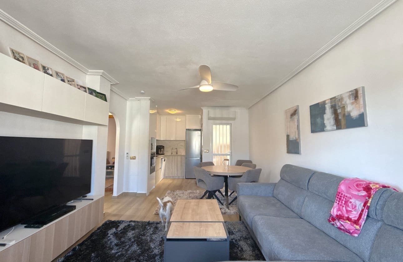 2 slaapkamer Bungalow te koop in Cabo Roig met zwembad - € 184.950 (Ref: 9591927)