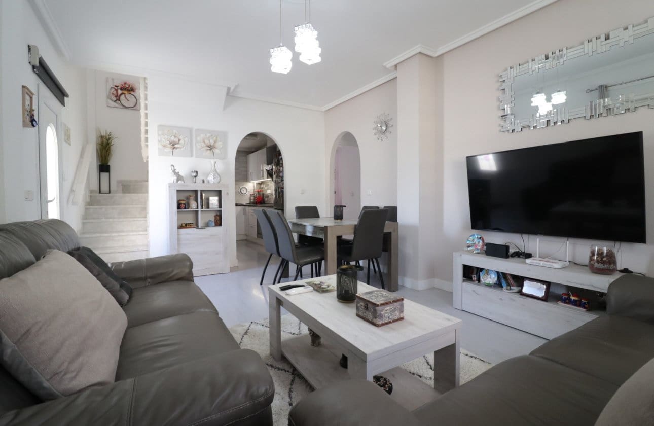 3 bedroom Villa for sale in Ciudad Quesada with pool - € 259,850 (Ref: 9591929)