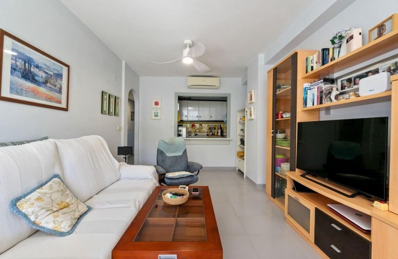 Apartamento de 3 habitaciones en Orihuela Costa en venta con piscina - 240.000 € (Ref: 9591931)