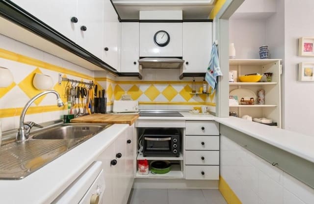 Apartamento de 3 habitaciones en Campoamor, Orihuela en venta con piscina - 240.000 € (Ref: 9591931)