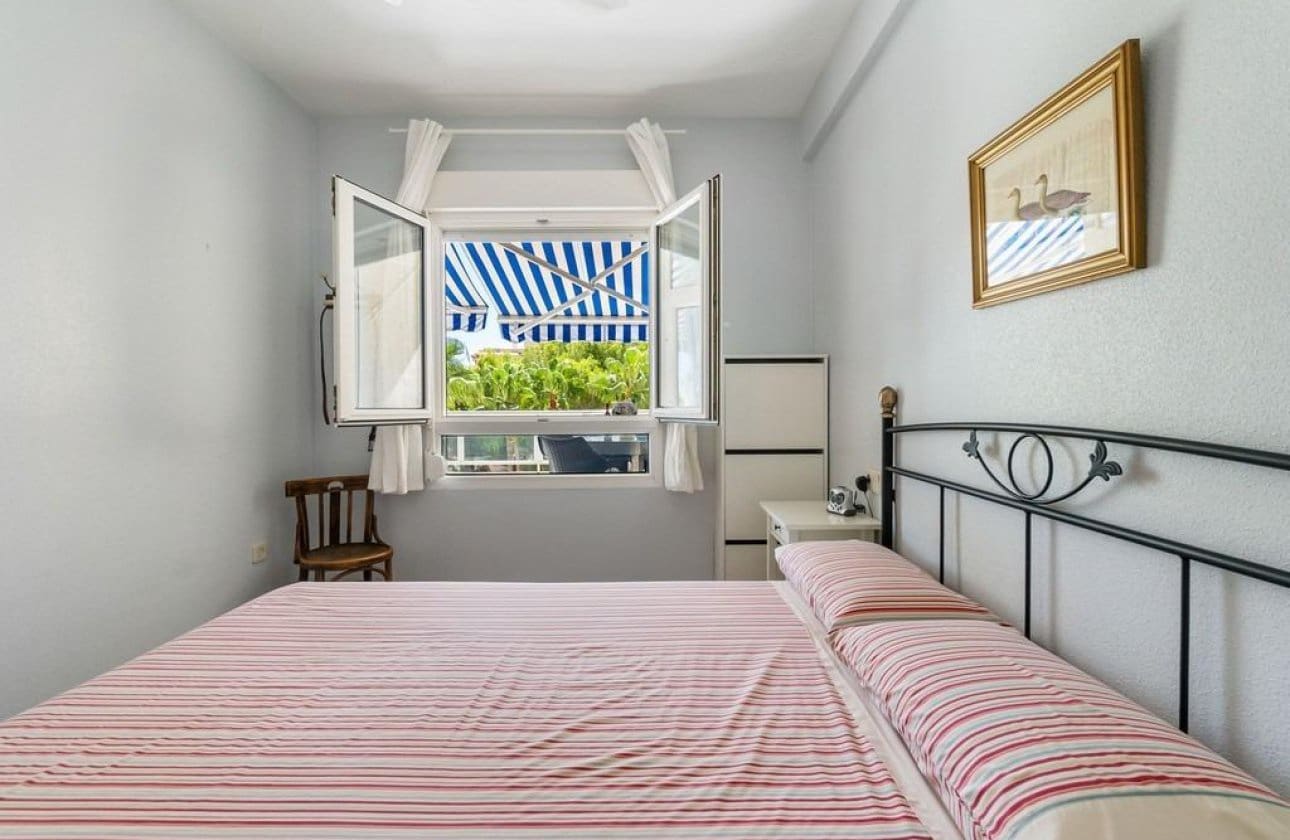 Apartamento de 3 habitaciones en Orihuela Costa en venta con piscina - 240.000 € (Ref: 9591931)