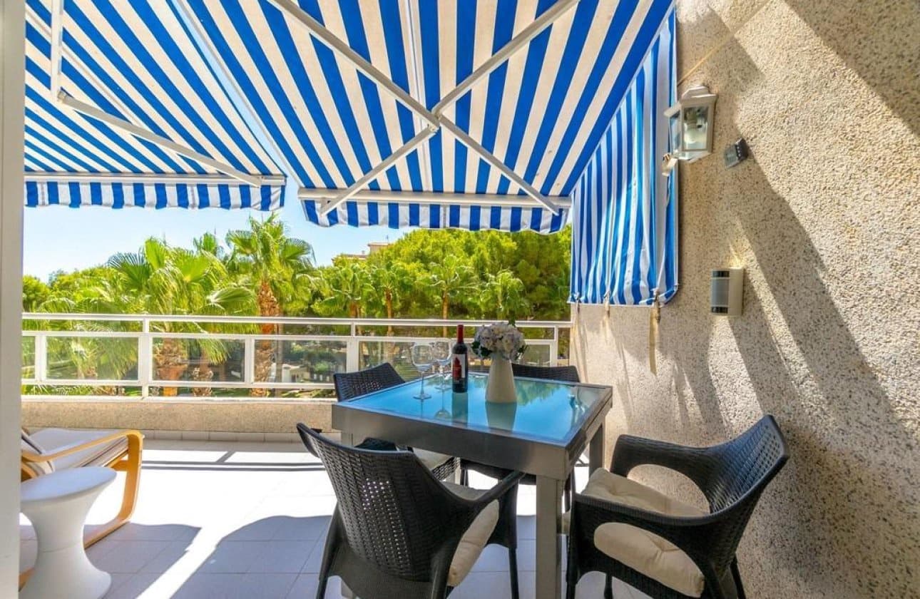 Apartamento de 3 habitaciones en Orihuela Costa en venta con piscina - 240.000 € (Ref: 9591931)