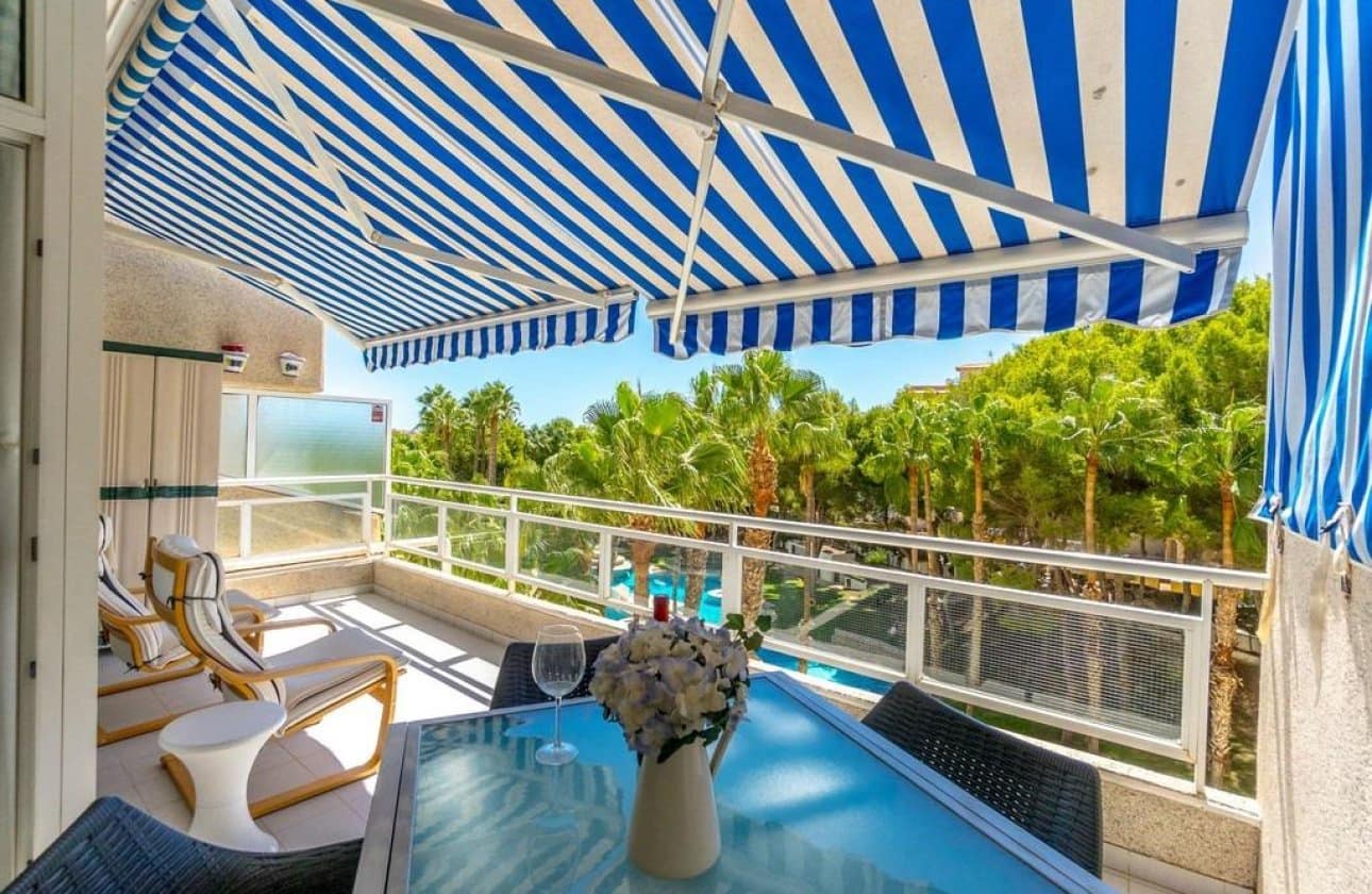 Apartamento de 3 habitaciones en Orihuela Costa en venta con piscina - 240.000 € (Ref: 9591931)