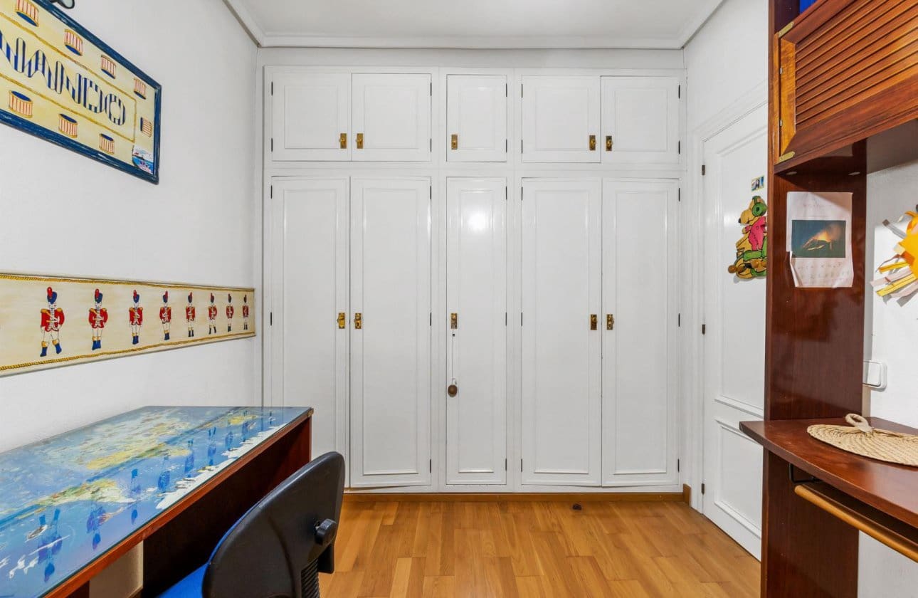 4 chambre Appartement à vendre à Torrevieja - 499 000 € (Ref: 9608334)