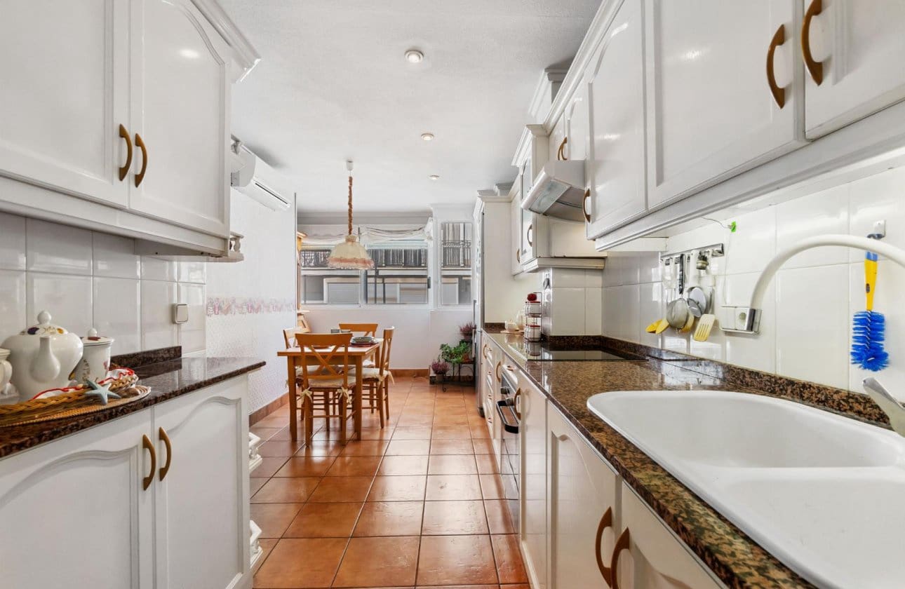 4 chambre Appartement à vendre à Torrevieja - 499 000 € (Ref: 9608334)