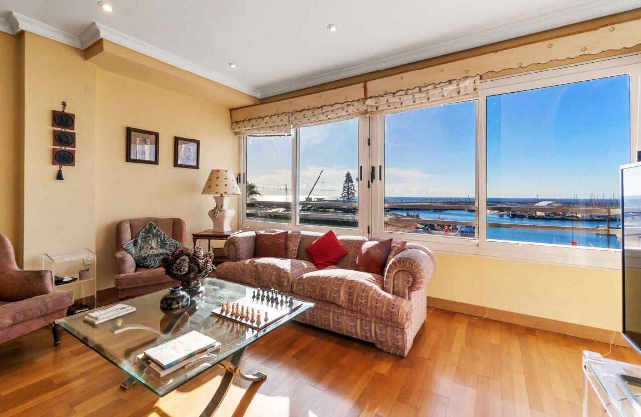 4 chambre Appartement à vendre à Torrevieja - 499 000 € (Ref: 9608334)