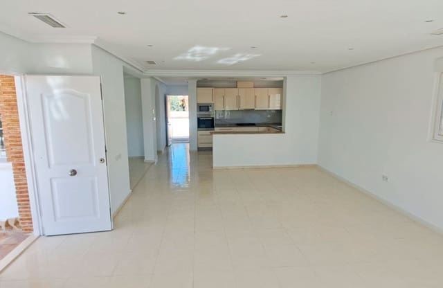 3 bedroom Villa for sale in Catral with pool - € 430,000 (Ref: 9619670)