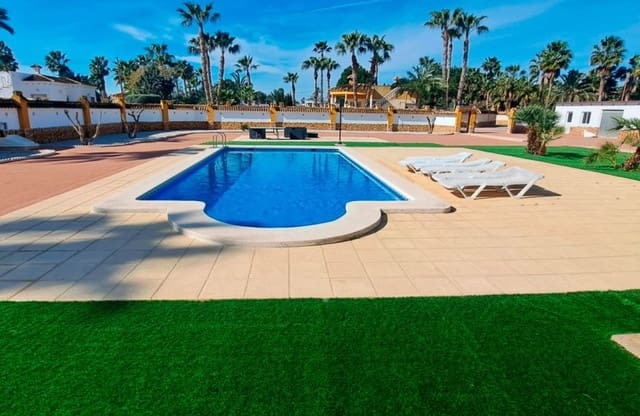 3 bedroom Villa for sale in Catral with pool - € 430,000 (Ref: 9619670)