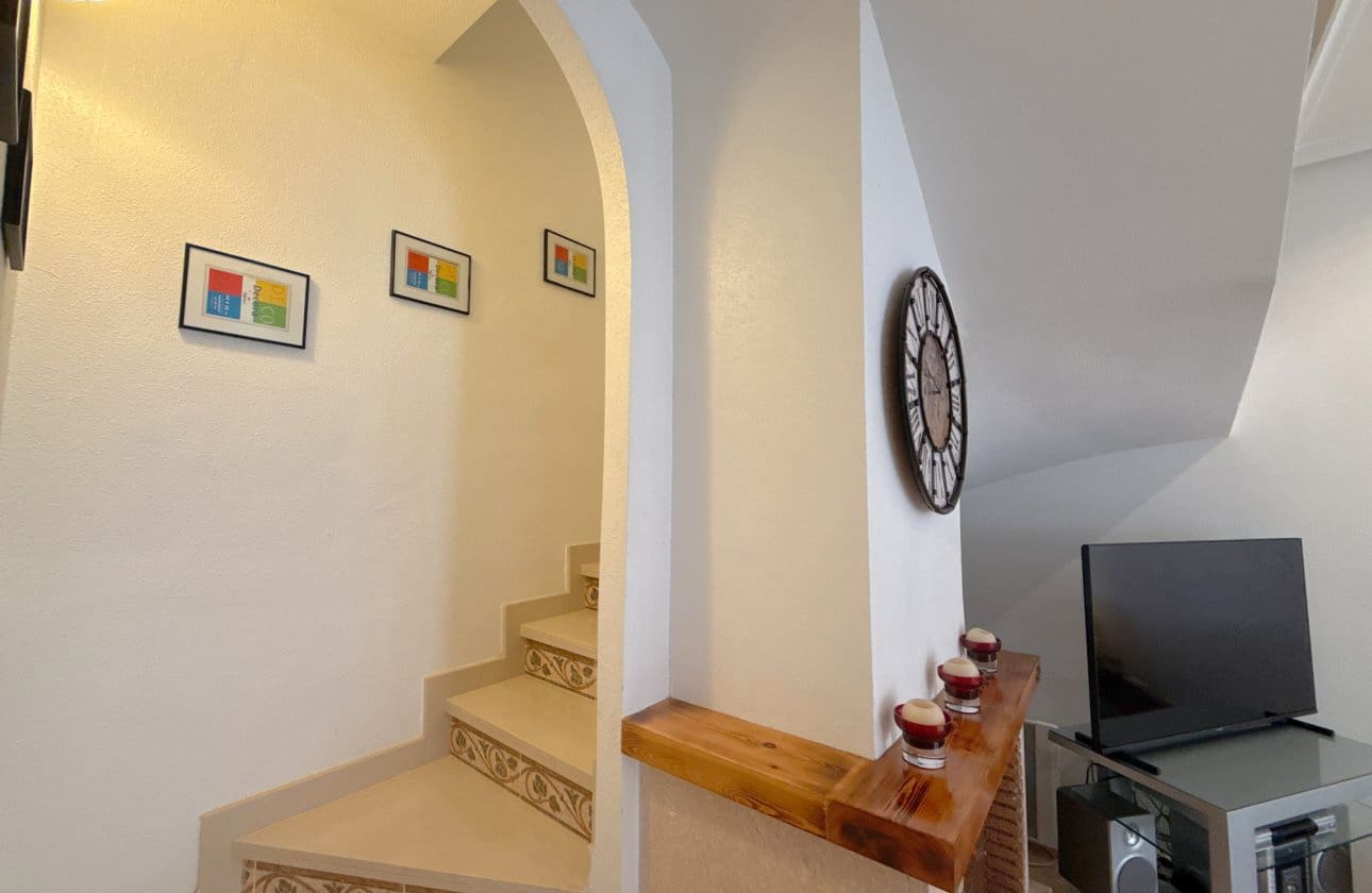 Casa de 2 habitaciones en La Zenia en venta con piscina - 249.950 € (Ref: 9619672)