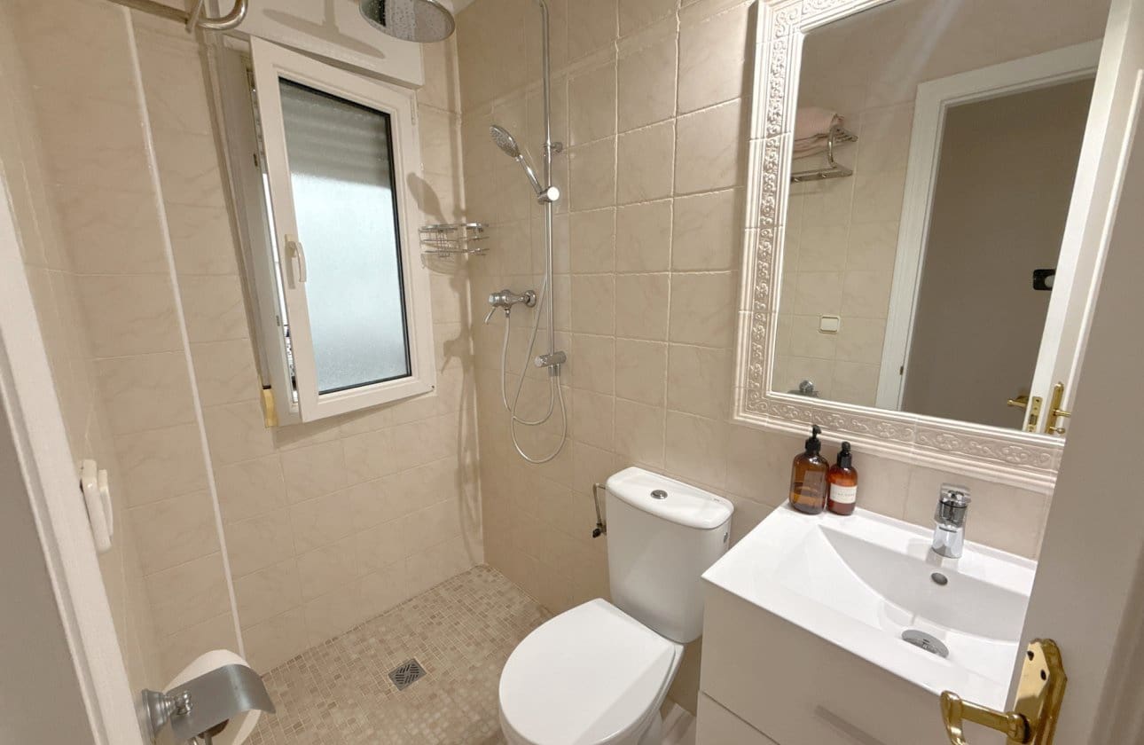 Casa de 2 habitaciones en La Zenia en venta con piscina - 249.950 € (Ref: 9619672)