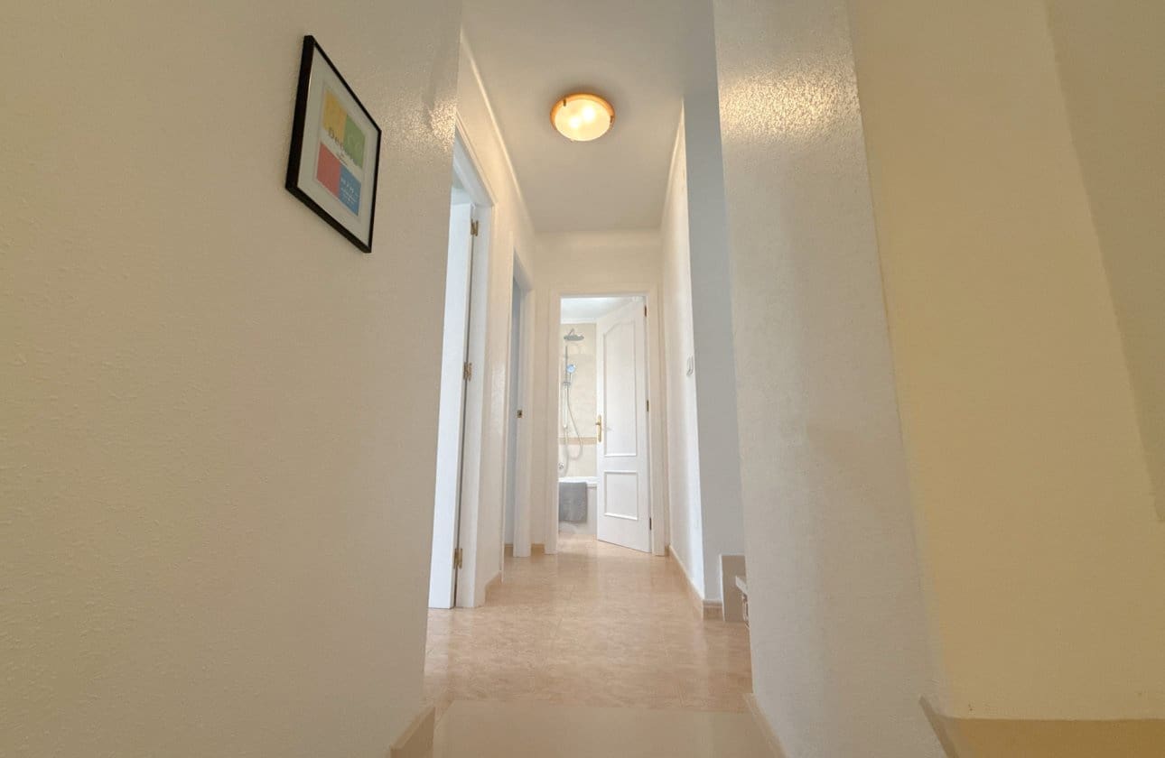 Casa de 2 habitaciones en La Zenia en venta con piscina - 249.950 € (Ref: 9619672)