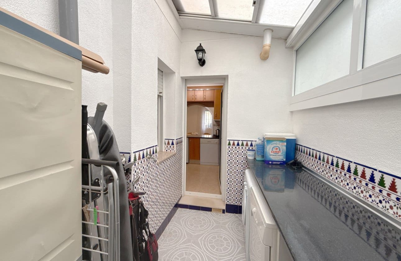 Casa de 2 habitaciones en La Zenia en venta con piscina - 249.950 € (Ref: 9619672)