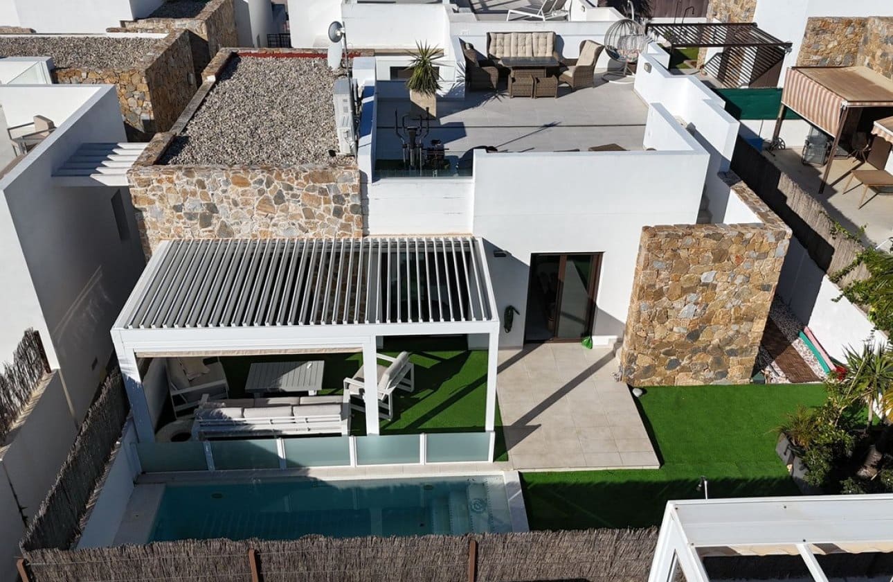 3 chambre Villa/Maison à vendre à Cabo Roig avec piscine - 360 000 € (Ref: 9627506)