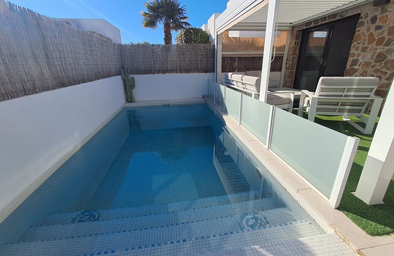3 chambre Villa/Maison à vendre à Cabo Roig avec piscine - 360 000 € (Ref: 9627506)