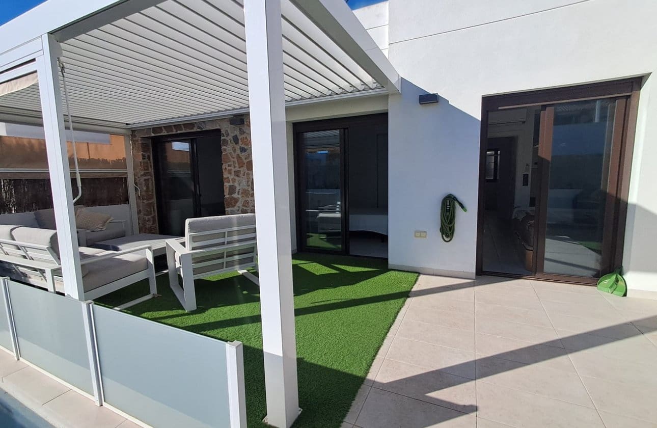 3 chambre Villa/Maison à vendre à Cabo Roig avec piscine - 360 000 € (Ref: 9627506)