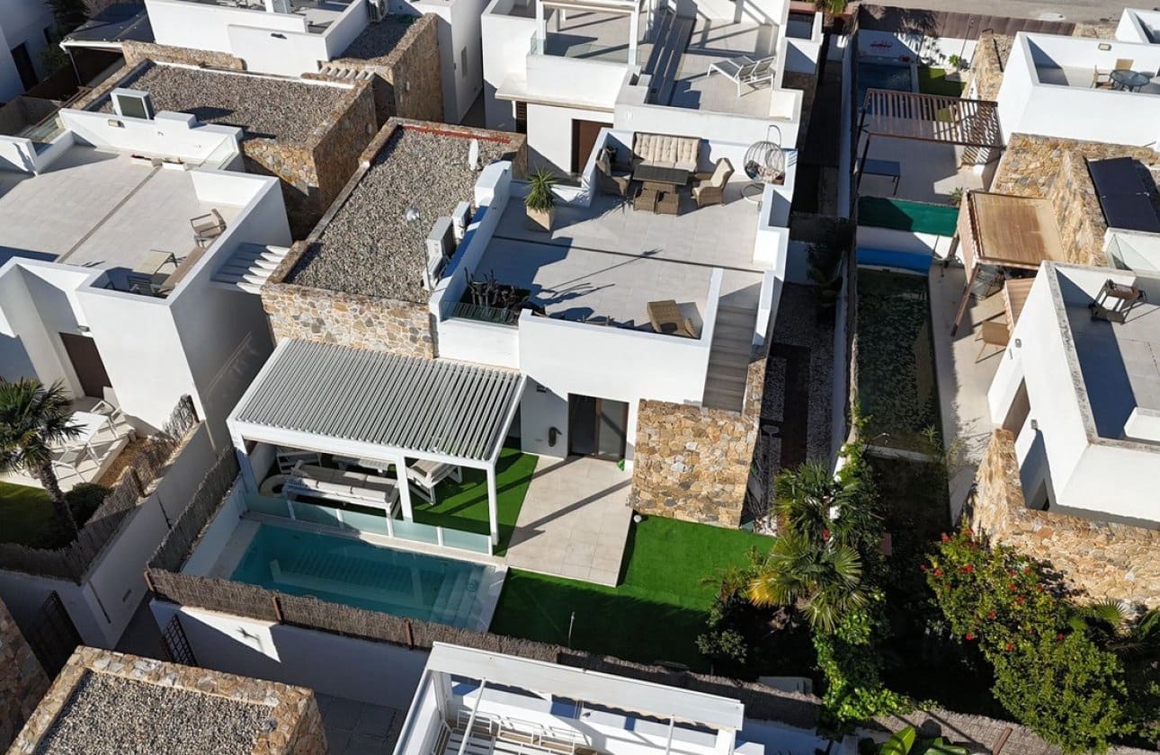 3 chambre Villa/Maison à vendre à Cabo Roig avec piscine - 360 000 € (Ref: 9627506)