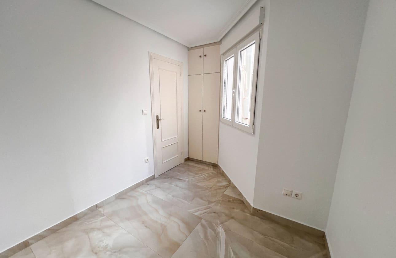 2 bedroom Penthouse for sale in Torrevieja - € 198,900 (Ref: 9634625)