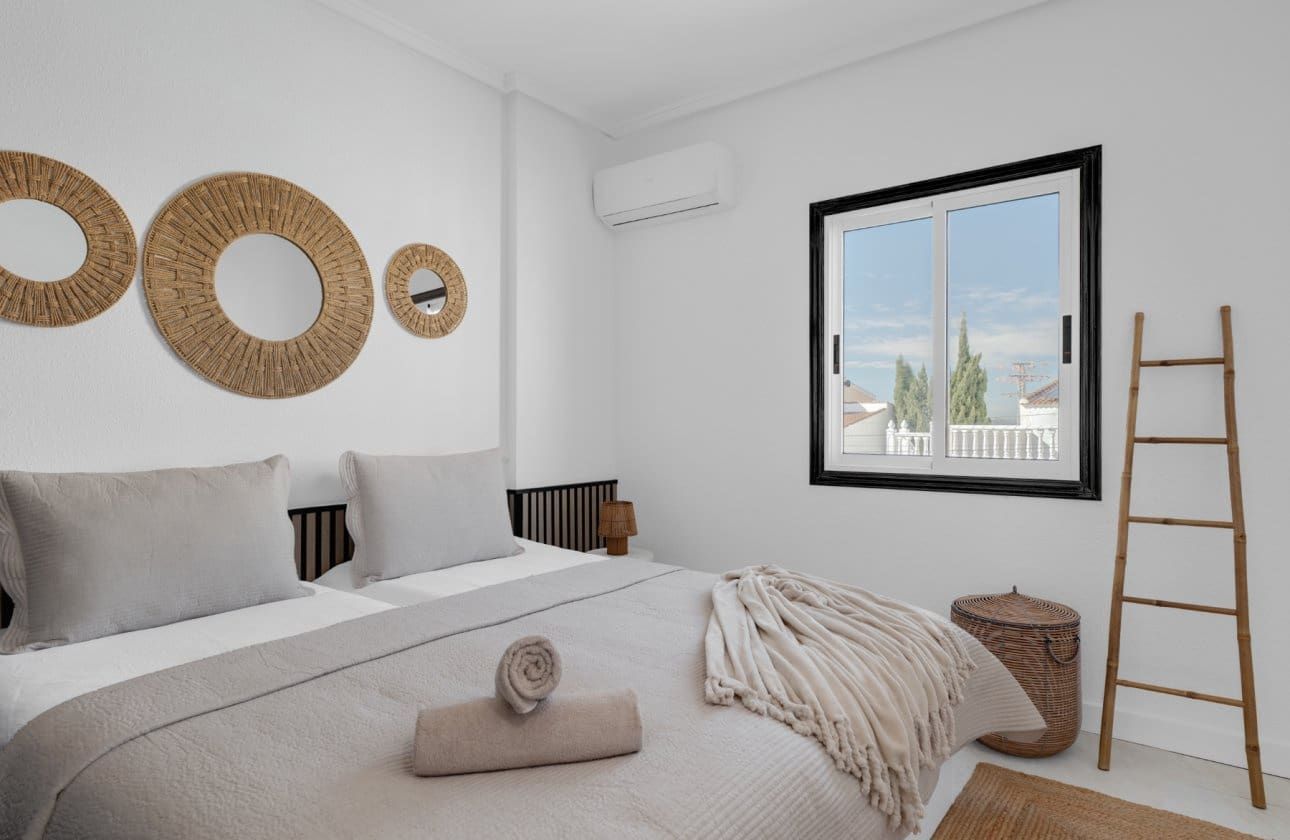 2 soverom Bungalow til salgs i Ciudad Quesada med svømmebasseng - € 179 000 (Ref: 9640376)