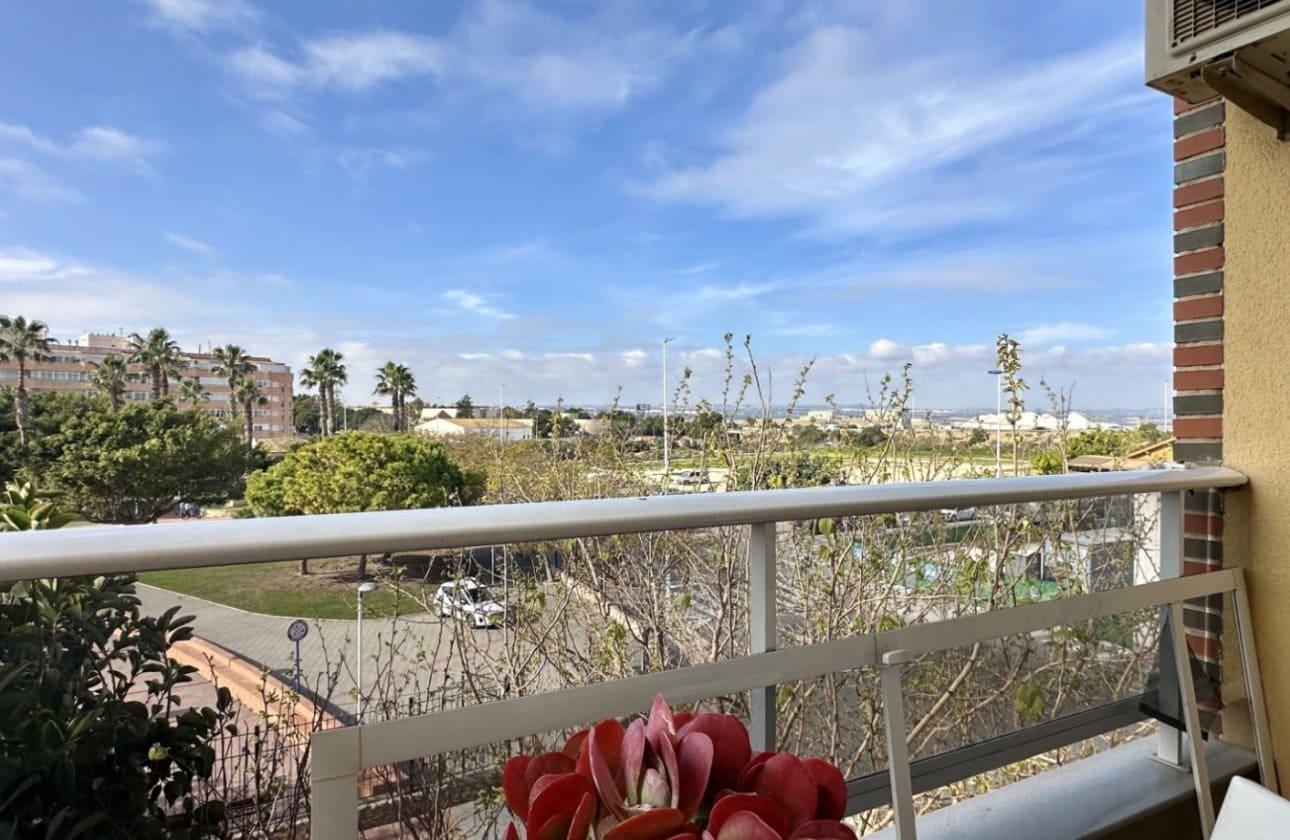 Apartamento de 1 habitación en Torrevieja en venta - 139.000 € (Ref: 9640377)
