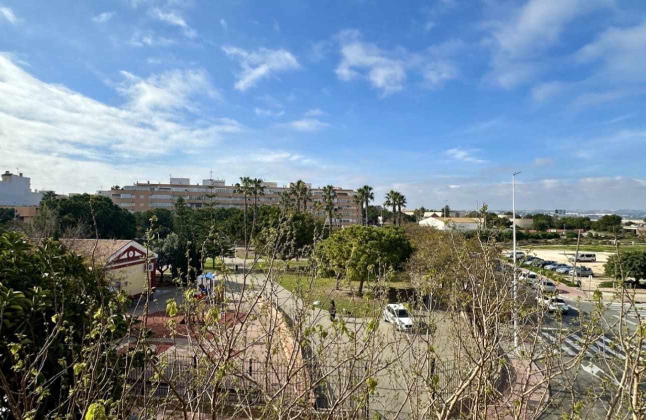 Apartamento de 1 habitación en Torrevieja en venta - 139.000 € (Ref: 9640377)