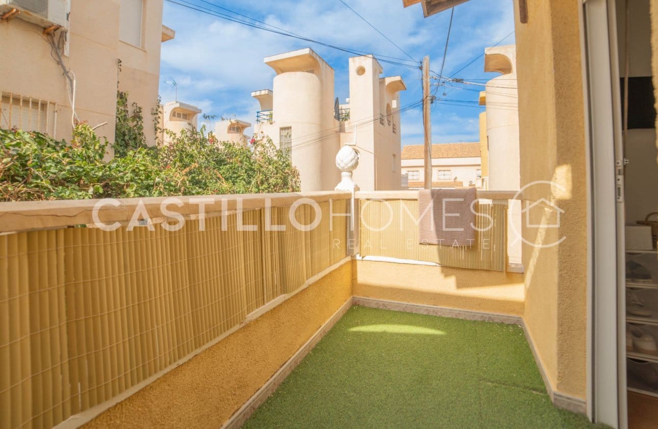 3 sovrum Lägenhet till salu i Torrevieja med pool - 190 000 € (Ref: 9649771)