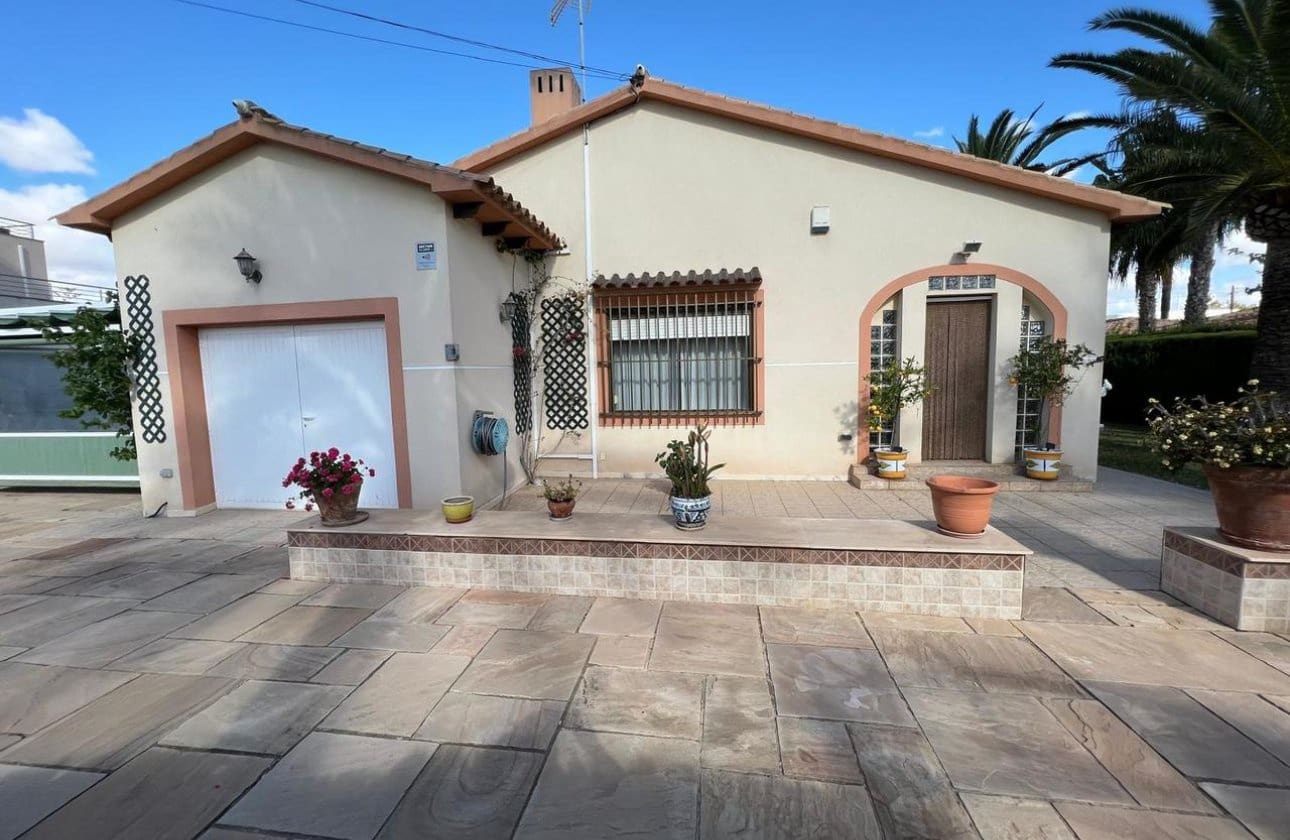 3 soverom Villa til salgs i Cabo Roig med svømmebasseng - € 790 000 (Ref: 9649772)
