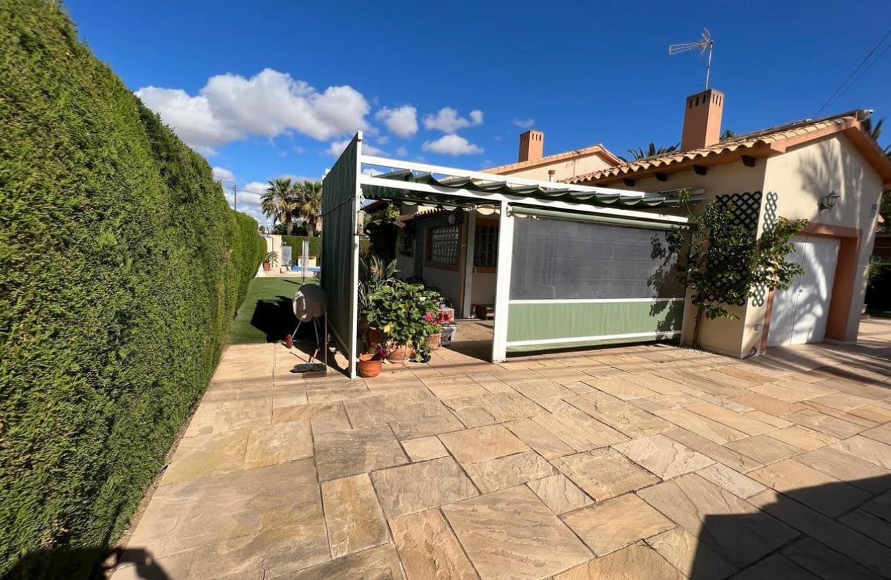 3 soverom Villa til salgs i Cabo Roig med svømmebasseng - € 790 000 (Ref: 9649772)