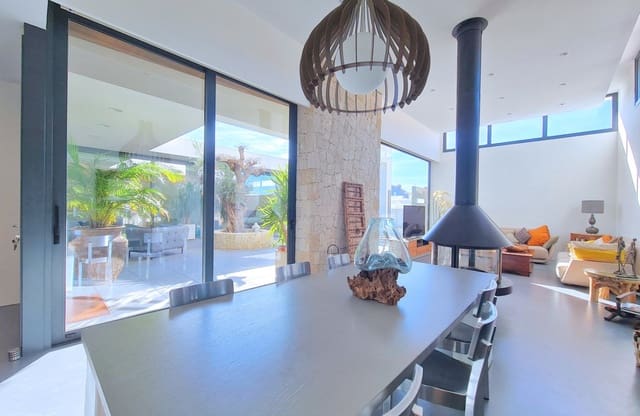 3 camera da letto Villa in vendita in Las Lomas de Rame - Bahía Bella, Los Alcázares con piscina - 775.000 € (Rif: 9649773)