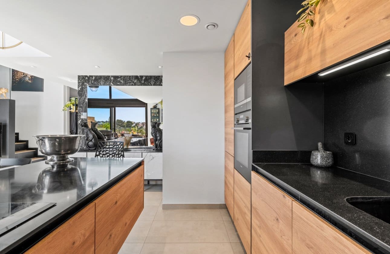 3 Zimmer Penthouse zu verkaufen in Villamartin mit Pool - 639.000 € (Ref: 9649774)