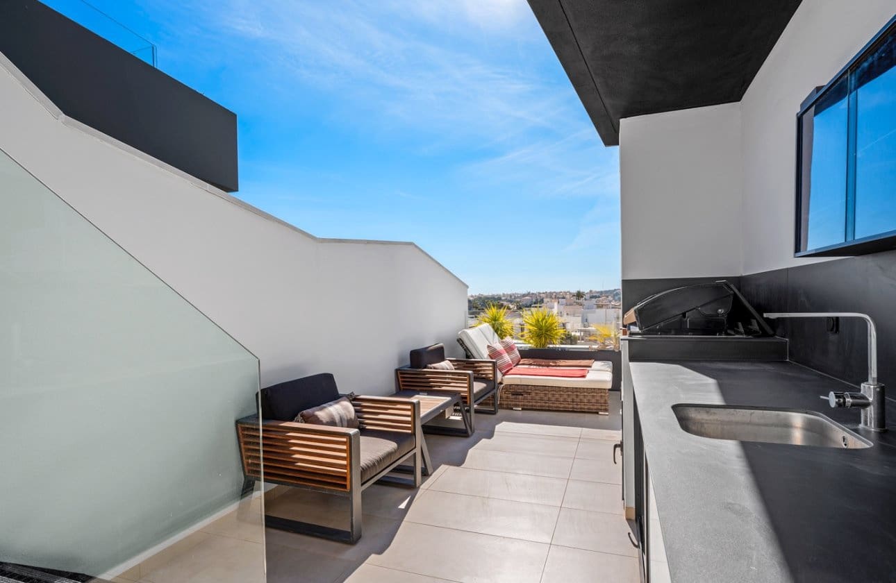 3 Zimmer Penthouse zu verkaufen in Villamartin mit Pool - 639.000 € (Ref: 9649774)