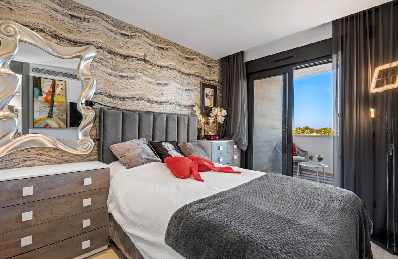 3 Zimmer Penthouse zu verkaufen in Villamartin mit Pool - 639.000 € (Ref: 9649774)