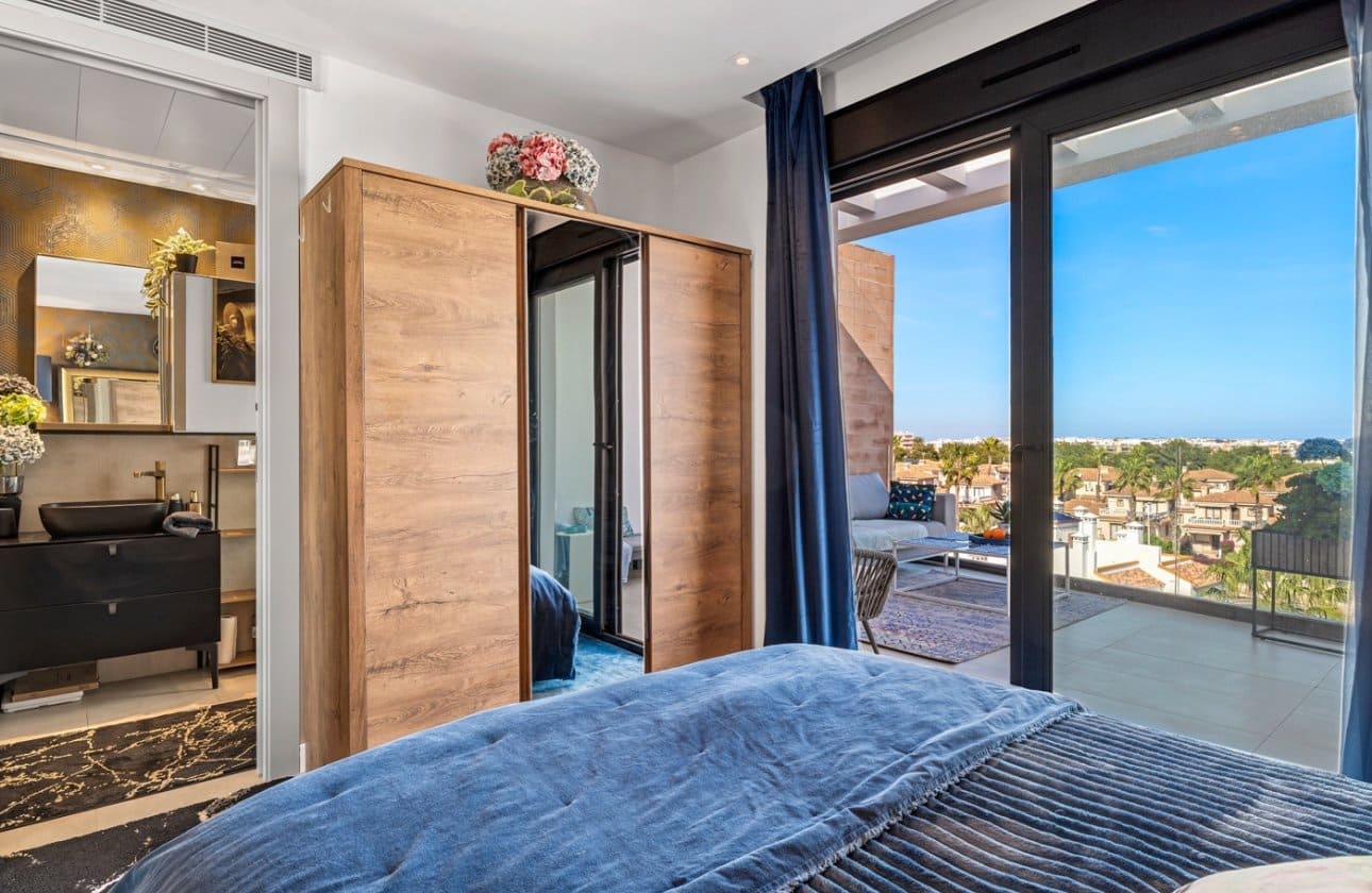 3 Zimmer Penthouse zu verkaufen in Villamartin mit Pool - 639.000 € (Ref: 9649774)