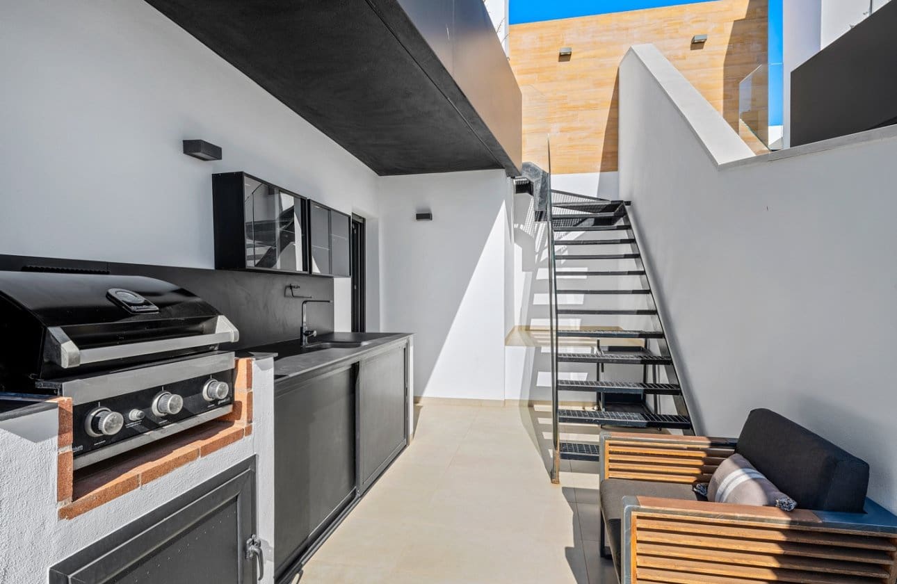 3 Zimmer Penthouse zu verkaufen in Villamartin mit Pool - 639.000 € (Ref: 9649774)