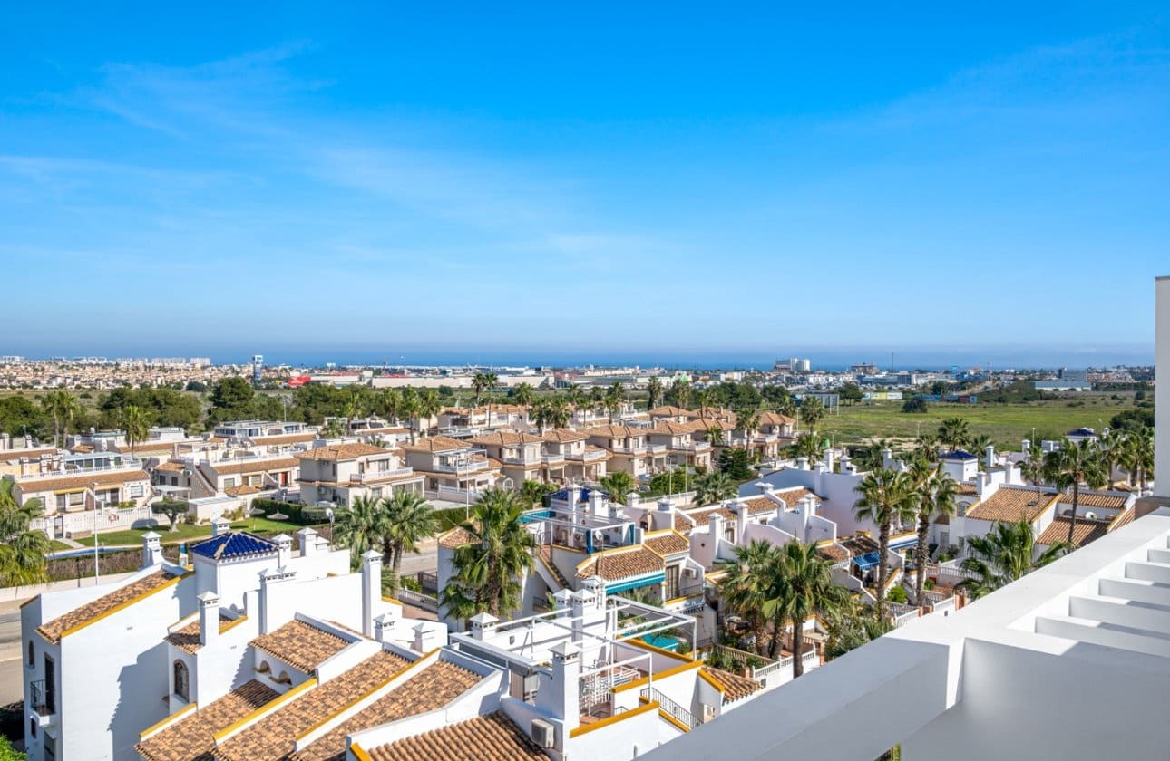 3 Zimmer Penthouse zu verkaufen in Villamartin mit Pool - 639.000 € (Ref: 9649774)