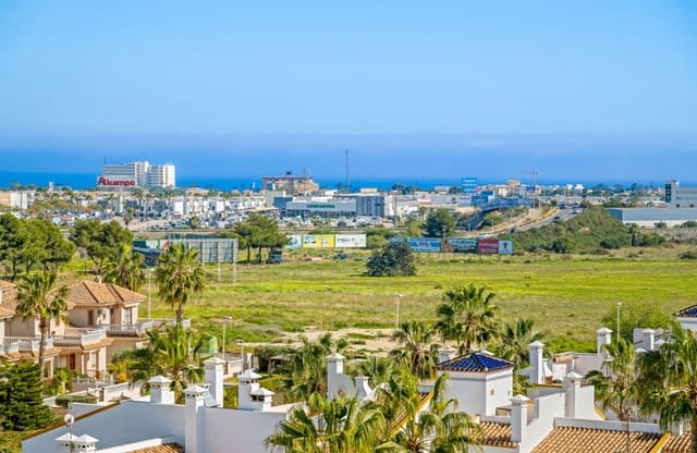 3 bedroom Penthouse for sale in Villamartin, Orihuela with pool garage - € 639,000 (Ref: 9649774)