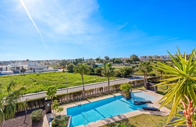 3 bedroom Penthouse for sale in Villamartin, Orihuela with pool garage - € 639,000 (Ref: 9649774)