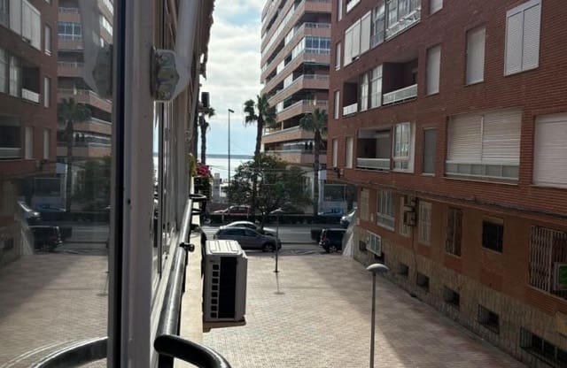 3 bedroom Beach Apartment for sale in Playa del Acequión, Torrevieja - € 165,000 (Ref: 9649775)