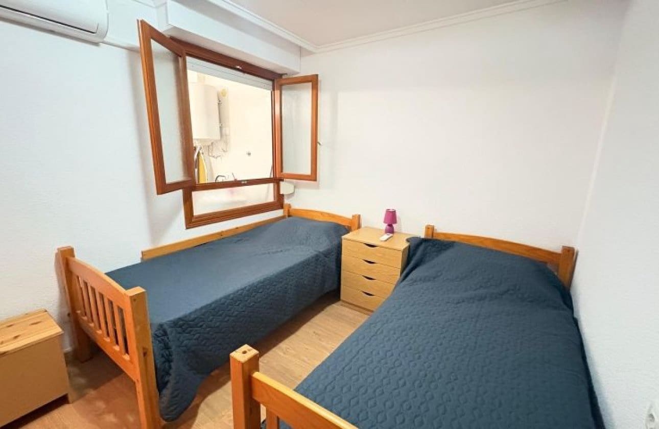 3 bedroom Beach Apartment for sale in Torrevieja - € 165,000 (Ref: 9649775)