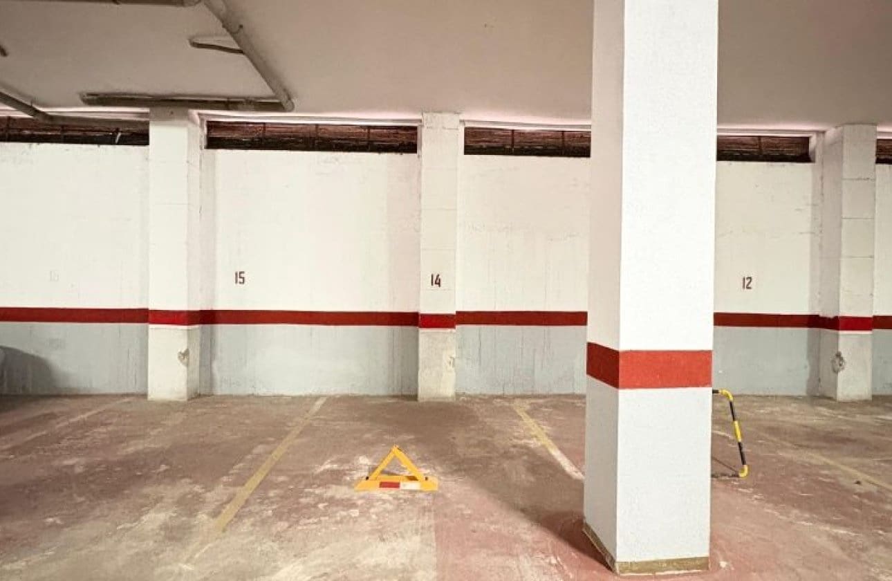 3 bedroom Beach Apartment for sale in Torrevieja - € 165,000 (Ref: 9649775)