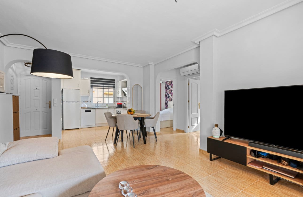 2 sovrum Lägenhet till salu i Orihuela Costa med pool - 179 000 € (Ref: 9650390)