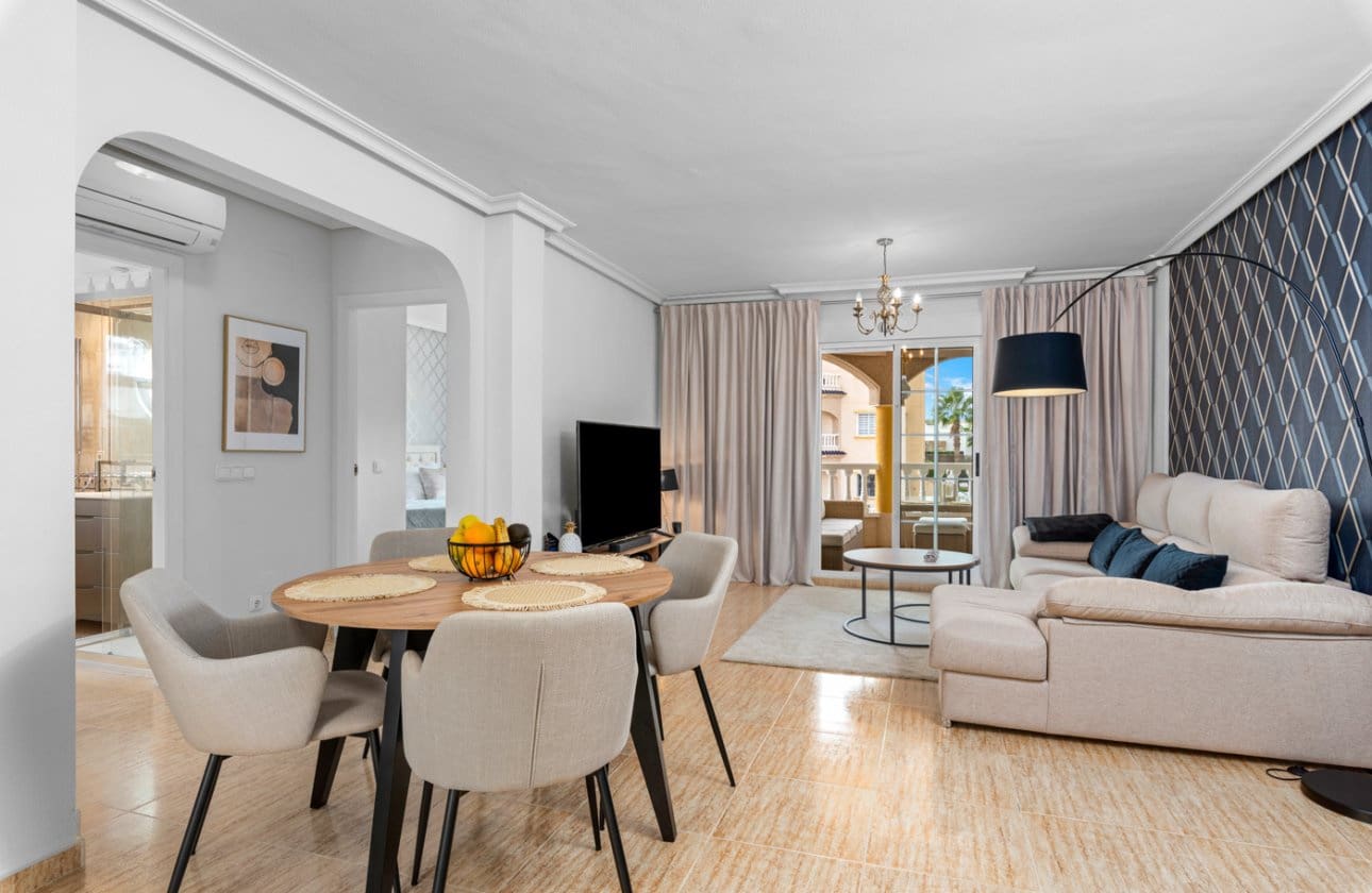 2 sovrum Lägenhet till salu i Orihuela Costa med pool - 179 000 € (Ref: 9650390)